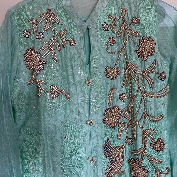 Agha Noor Kurta - Picture 3 of 4